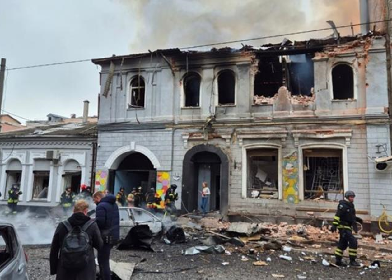Удар по дитсадку в Харкові: поліція показала перші кадри після влучання