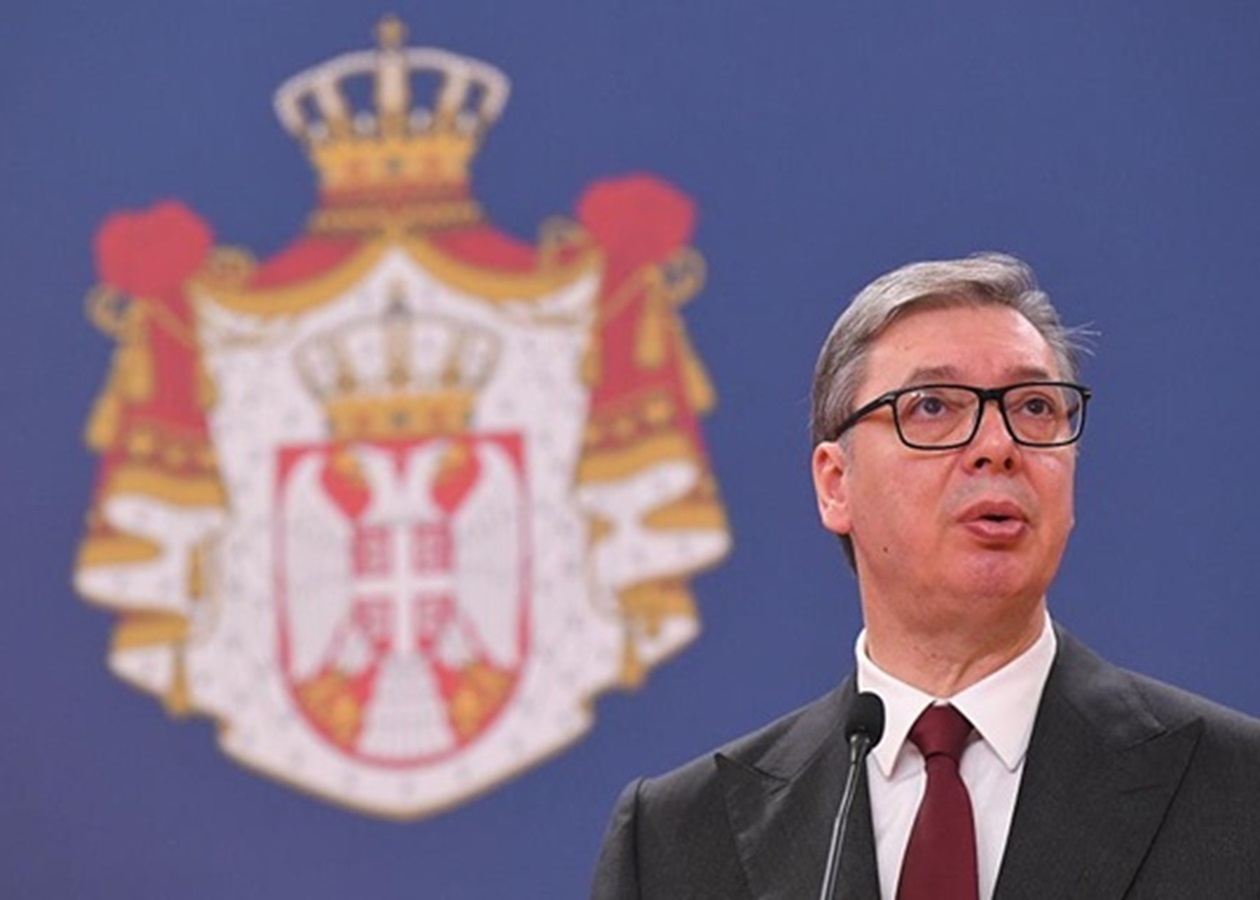 Між молотом і ковадлом: Вучич зробив заяву про війну з Росією