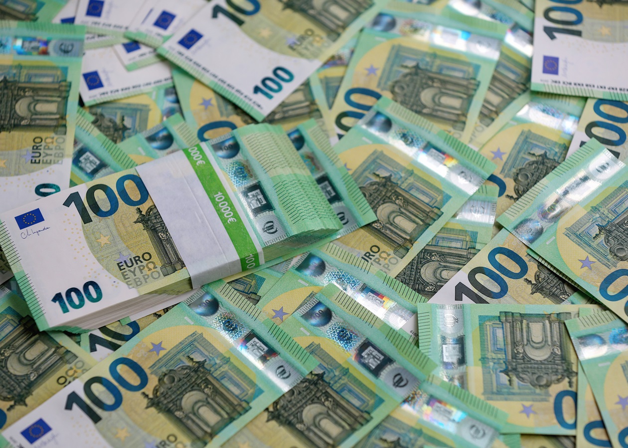 ЗМІ назвали країни, що візьмуть головний тягар екстреного кредиту Україні