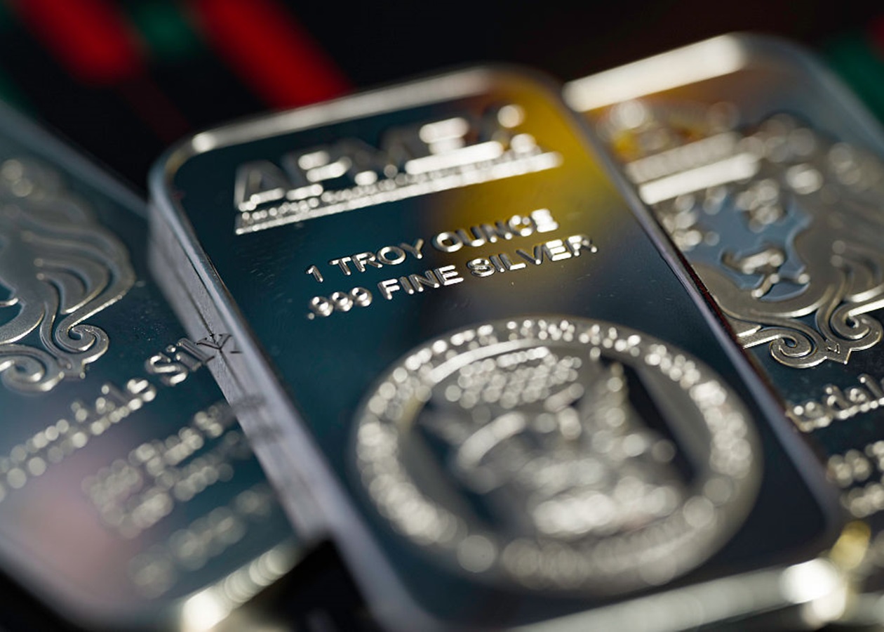 Срібло оновило історичний максимум у $75