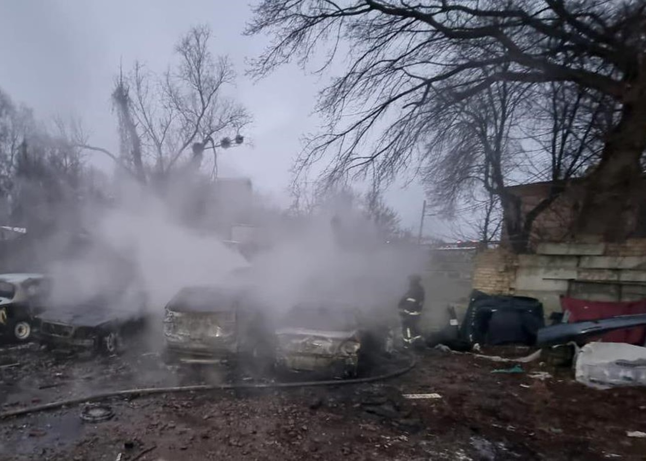 Атака на Київ: палають три багатоповерхівки