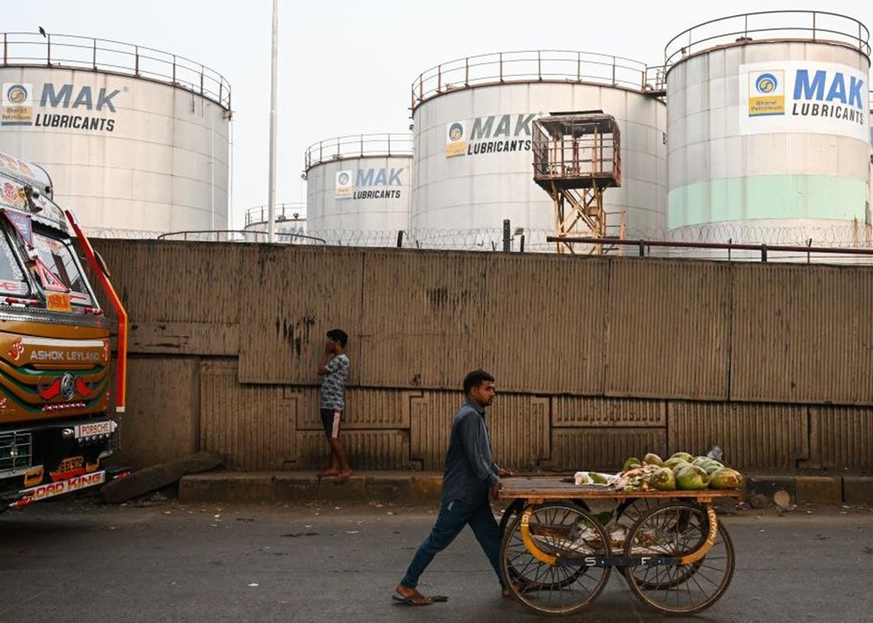 Поставки нафти з РФ в Індію впали до найнижчого рівня за три роки – ЗМІ