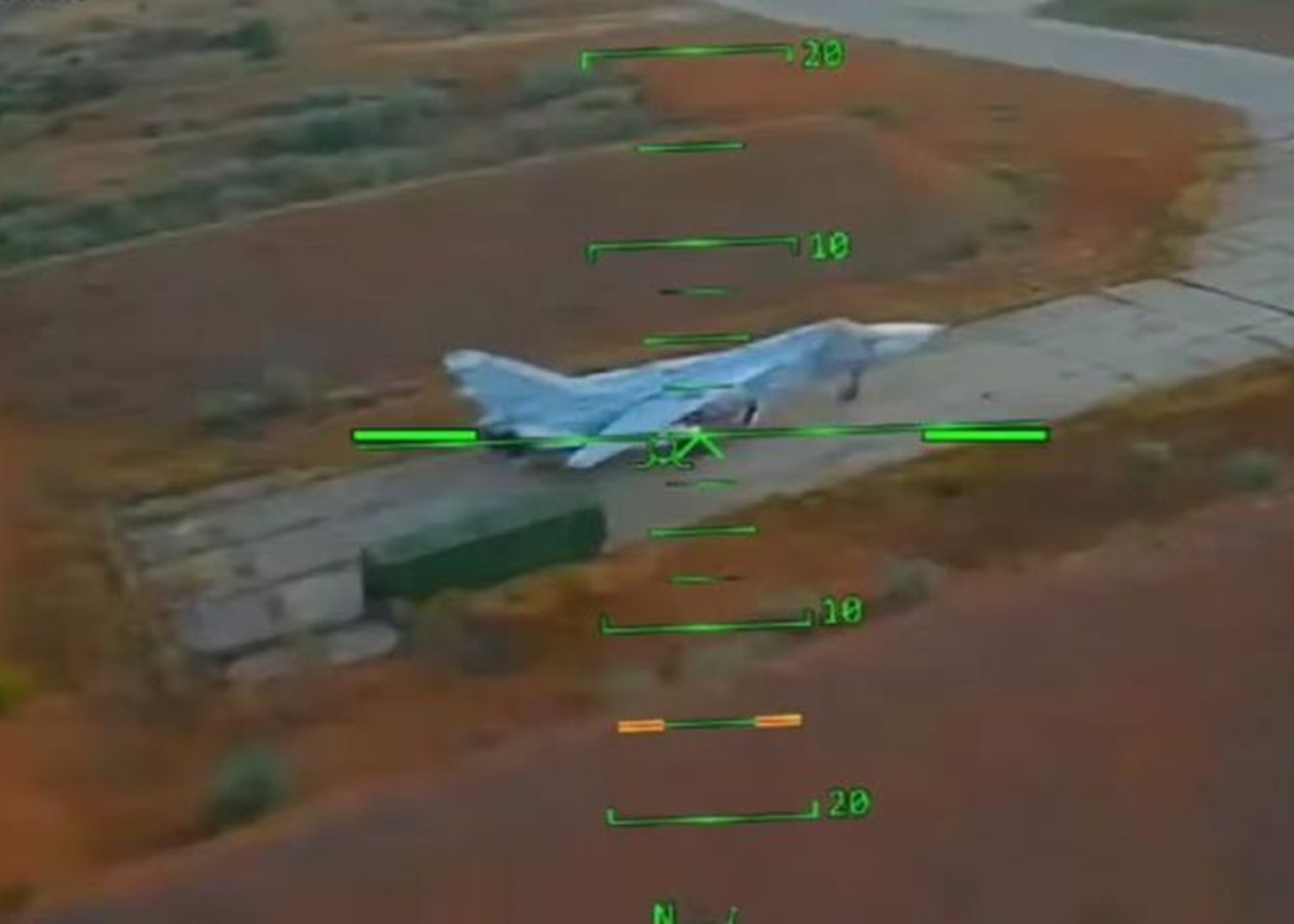 СБУ показала удари по п'яти аеродромах в Росії