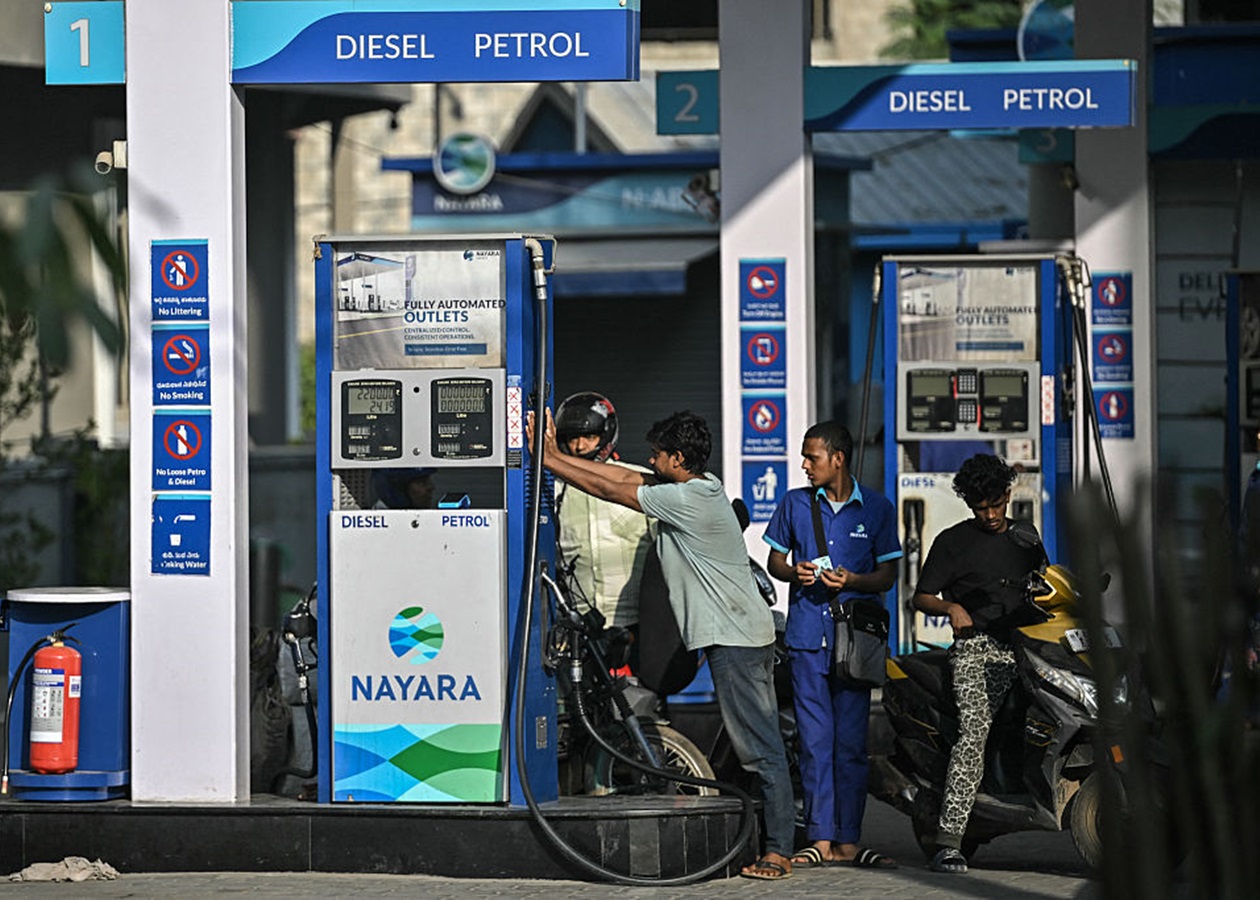 Росія знижує ціни на нафту для Індії, щоб вернути покупців - ЗМІ