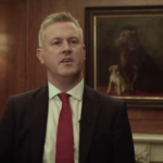 У Британії судили банкіра-мільйонера за 740 випадків безквиткового проїзду