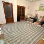 Килим із доларів: у Вінниці лікарки торгували фальшивою інвалідністю