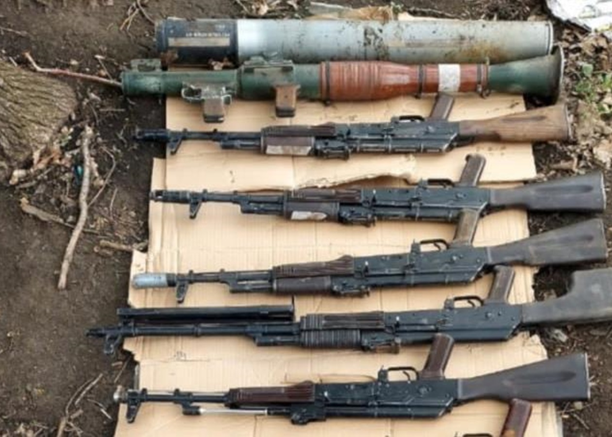 В Україні виявили 20 схронів зі зброєю