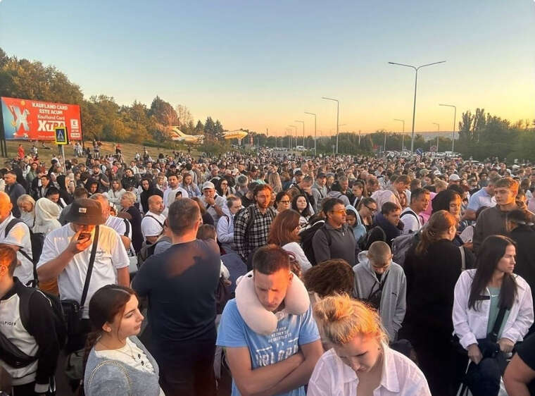 Аеропорт Кишинева вночі евакуювали на кілька годин: у Молдові заявили про хибну загрозу вибуху