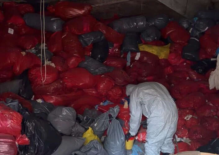 У Києві викрили незаконний склад небезпечних медичних відходів: вилучили шприци, голки та ампули