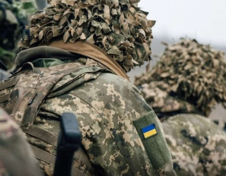 У Кривому Розі чоловіка із собакою «бусифікували»: тварину прив’язали до паркану