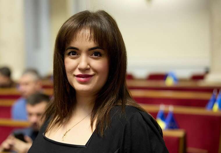 Від мажоритарниці Дарниці до бюджетного крана: як нардепка Забуранна опинилася в орбіті інтересів Микитася і Столара