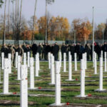 Підряднику військового кладовища арештували майже 26 мільйонів гривень, але він отримав новий контракт на 879 мільйонів