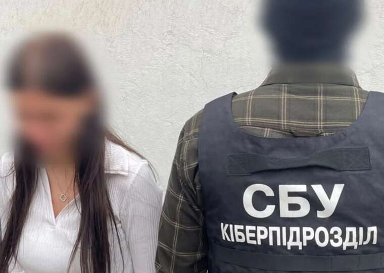 В Одесі СБУ затримала агентку ФСБ, яка коригувала удари по Нацгвардії та портовій інфраструктурі